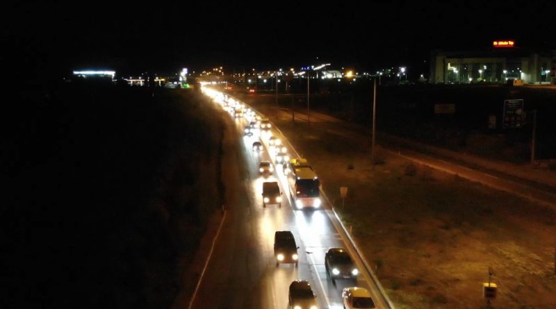 43 ilin geçiş güzergahında trafik yoğunluğu