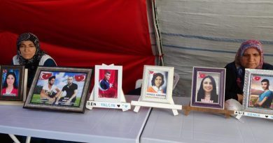 Ailelerin direnişi 967. gününde