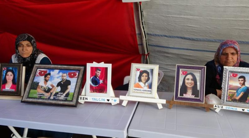 Ailelerin direnişi 967. gününde