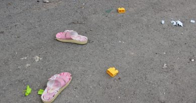 Apartmanın 6. katından düşen çocuğu vatandaşlar tuttu