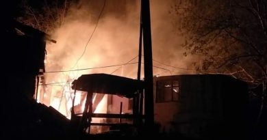 Artvin’de gece iki katlı evde yangın çıktı