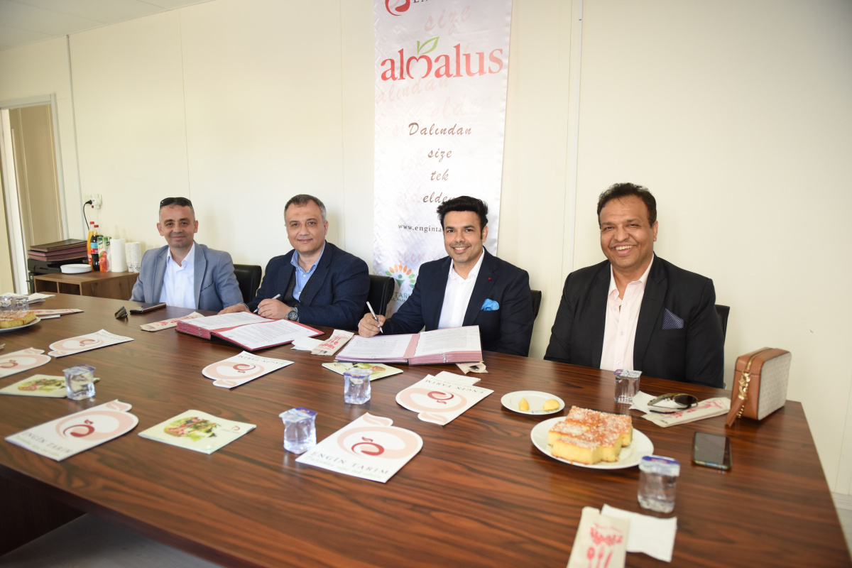 Asya’nın en büyük elma üreticisi olmayı hedefliyorlar