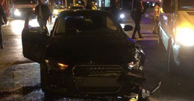 Bağdat Caddesi'nde feci kaza: İki otomobilin çarpıştığı kazada 3 kişi yaralandı