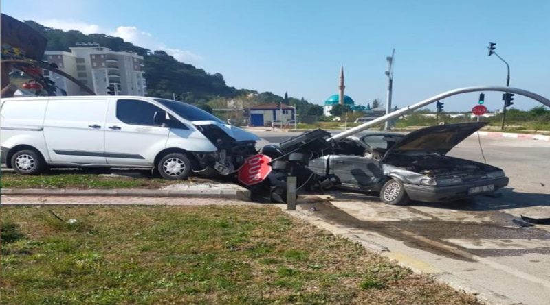 Banka para nakil aracı kaza yaptı: 4 yaralı