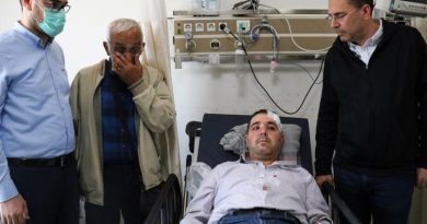 ‘Beni taciz, rahatsız ediyorsun’ diyerek saldırdığı aile hekiminin burnunu kırdı