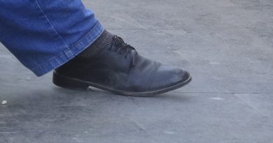 Bilirkişi hekim uyardı: Üçgenin Taban Olmayan Kenarı hastalıklarının başı hatalı ayakkabı seçimi