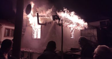 Bolu’da alev alev yanan ev küle döndü