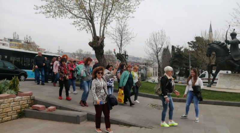 Bulgarlar bu sefer orayı hedef aldı: Alışveriş sonrası bol bol gezdiler