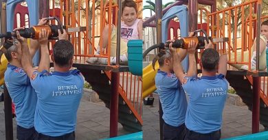 Bursa’da kaydırak demirlerine sıkışan çocuğu itfaiye böyle kurtardı