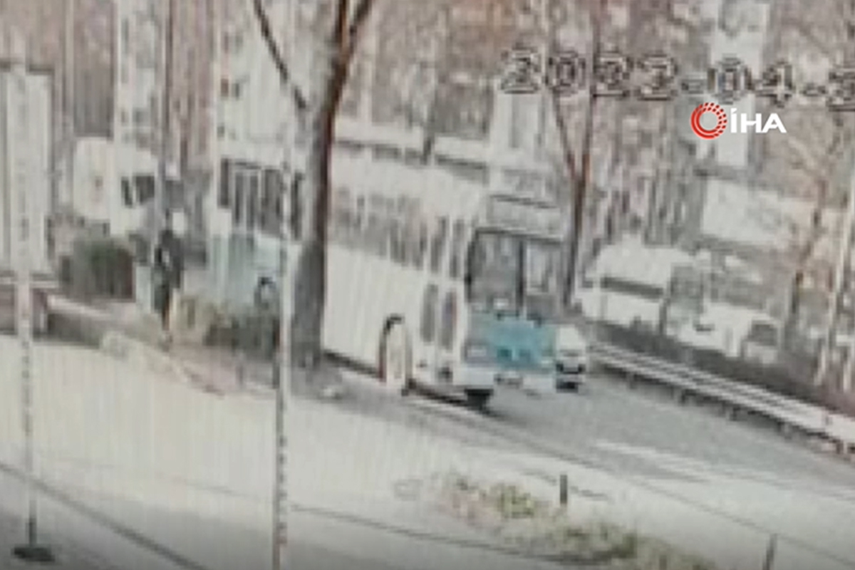 Bursa’daki alçak terör saldırısının emniyet kamera görüntüleri ortaya çıktı