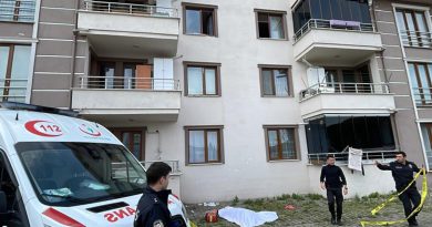 Cam silerken 3. kattan düşen yaşlı kadın öldü