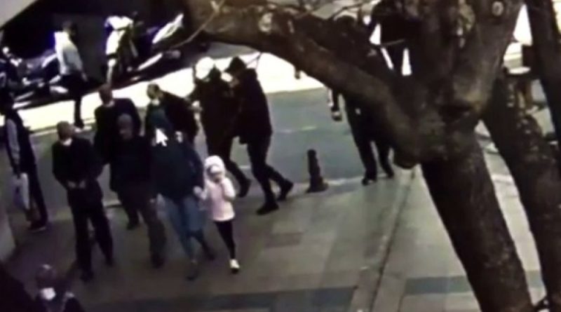 Çantadan 50 bin euro çalan hırsızlar kamerada