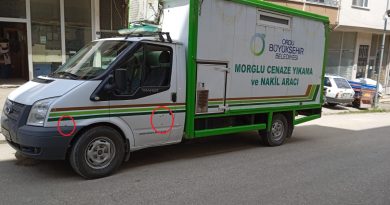 Cenazeyi defin yeri anlaşmazlığında cenaze aracı kurşunlandı