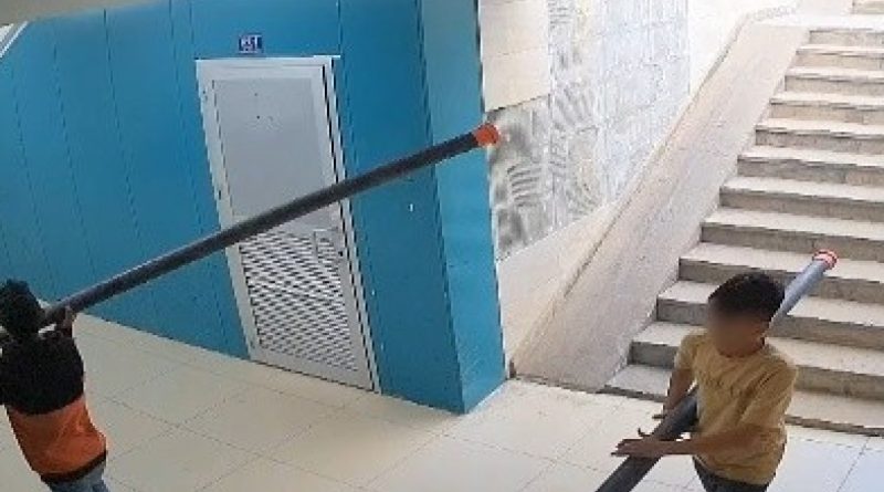 Çocukların alt geçitteki kameraları kırma eğlencesi pahalıya patladı