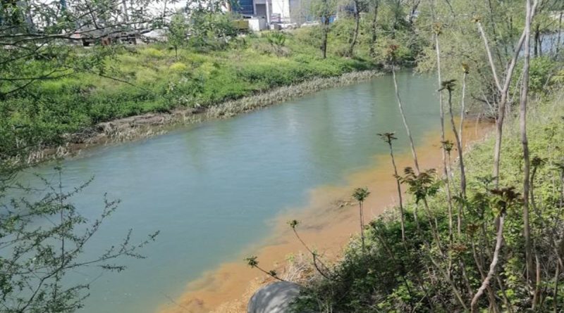 Dev firma, dereye atıklarını boşaltırken suçüstü yakalandı