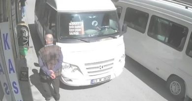 Elazığ’da ilginç kaza kameralara yansıdı