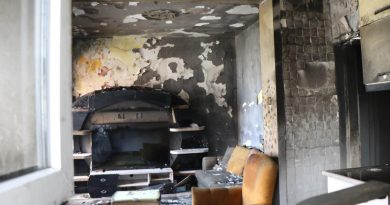 Engelli çocuk evde torpil patlattı: Ev küle döndü