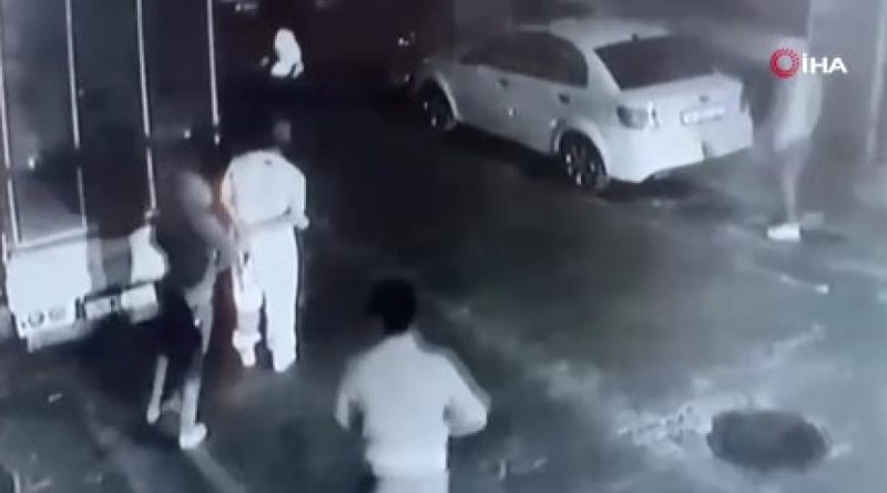 Esenyurt’ta enişteye pusu kurup ateş açtılar: 2 kişi yaralandı