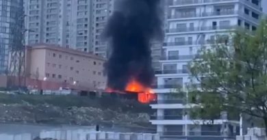 Esenyurt'ta geri dönüşüm alanında korkutan yangın