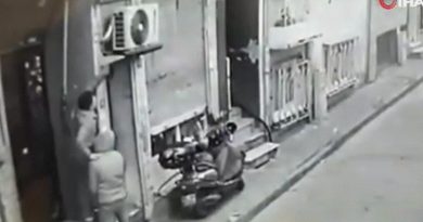 Fatih'te binaya giren hırsız cep telefonlarını çalarak kaçtı