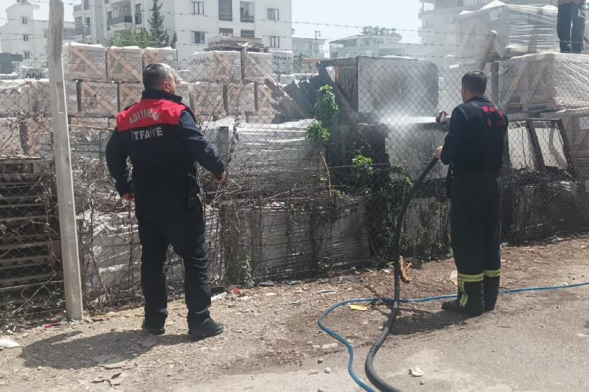 Fayans deposundaki paletler alev alev yandı