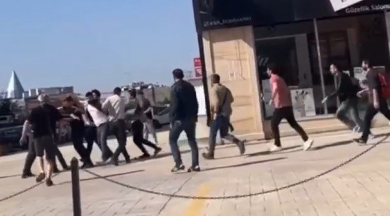 Gençlerin ’kız’ kavgası, meydan muharebesine döndü