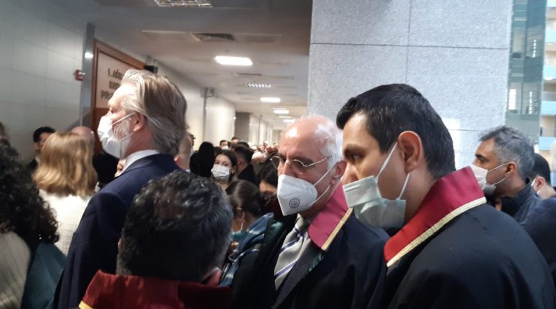 Gezi Parkı sanıklarından Ekmekçi hakkında yakalama kararı