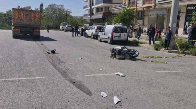 Hafriyat kamyonun altında kalan motosiklet sürücüsü hayatını kaybetti