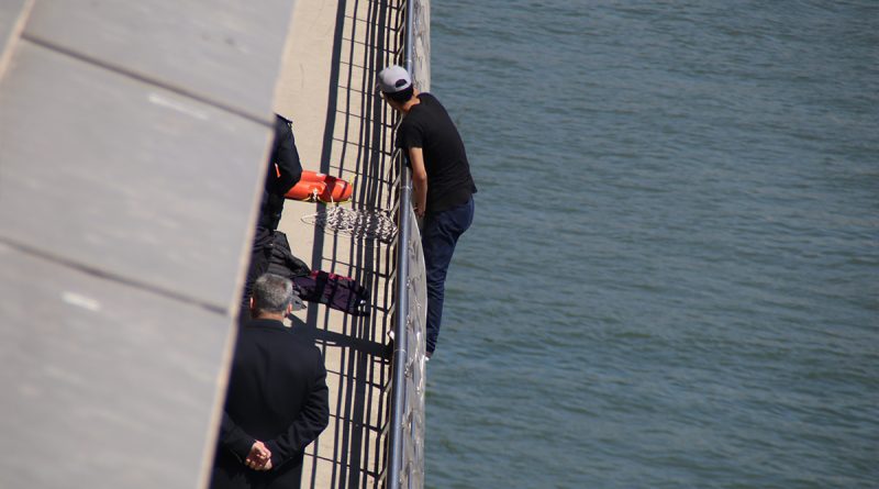 Haliç’te intihar girişimini itfaiyenin çevikliği önledi