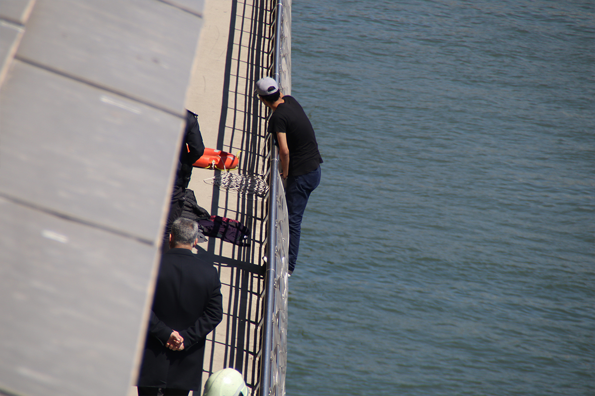 Haliç’te intihar girişimini itfaiyenin çevikliği önledi