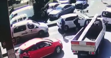 İETT otobüsü 6 araca çarptı: Faciadan dönülen kaza anı kamerada