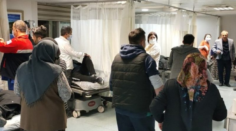 İftar yapan fırıncılar gıda zehirlenmesi şüphesi ile hastanelere kaldırıldı