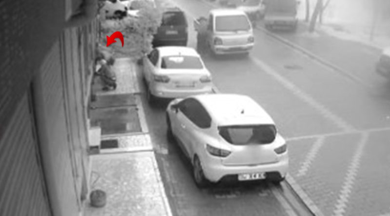 İki dakikada çaldıkları araçla böyle hırsızlık yaptılar