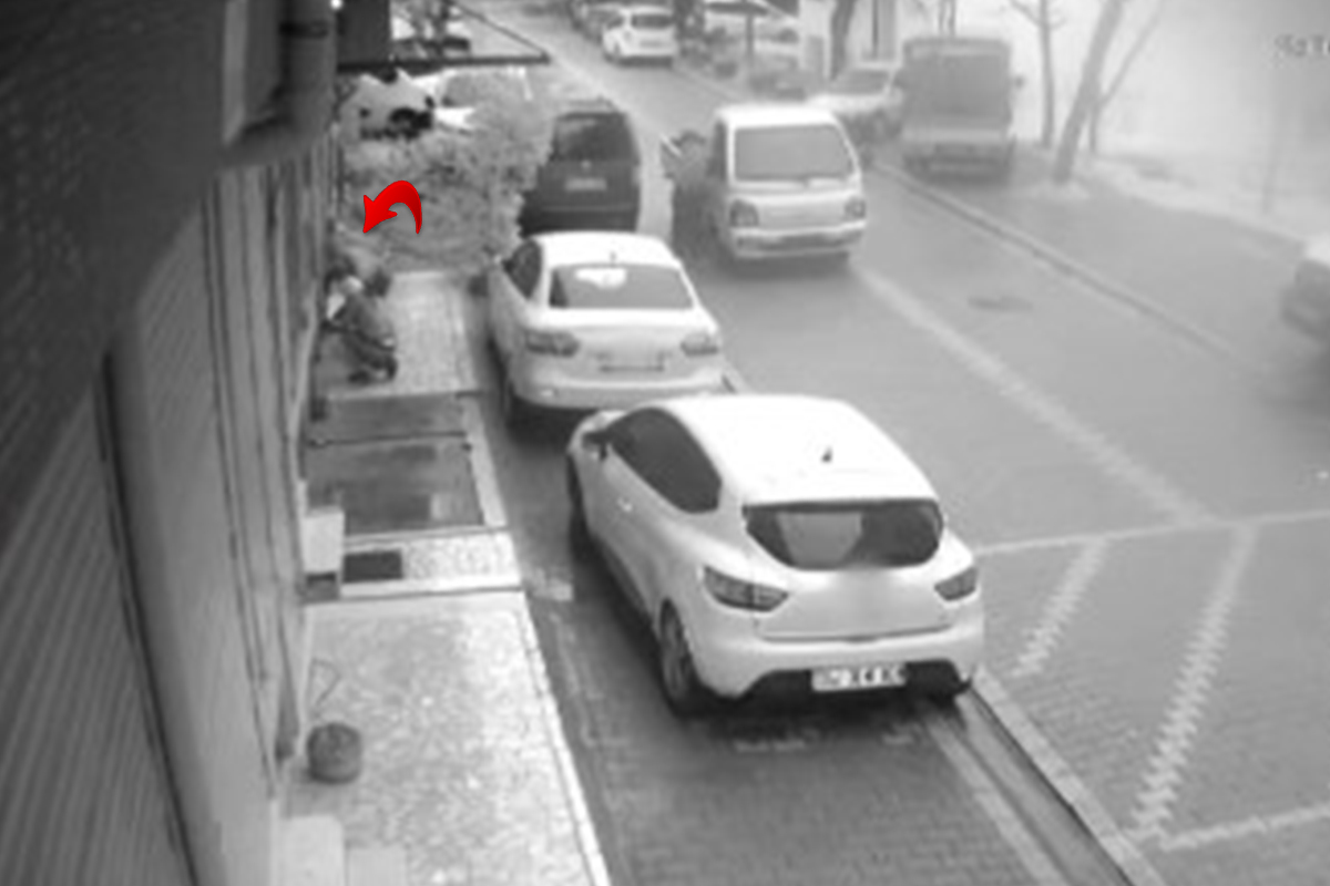 İki dakikada çaldıkları araçla böyle hırsızlık yaptılar