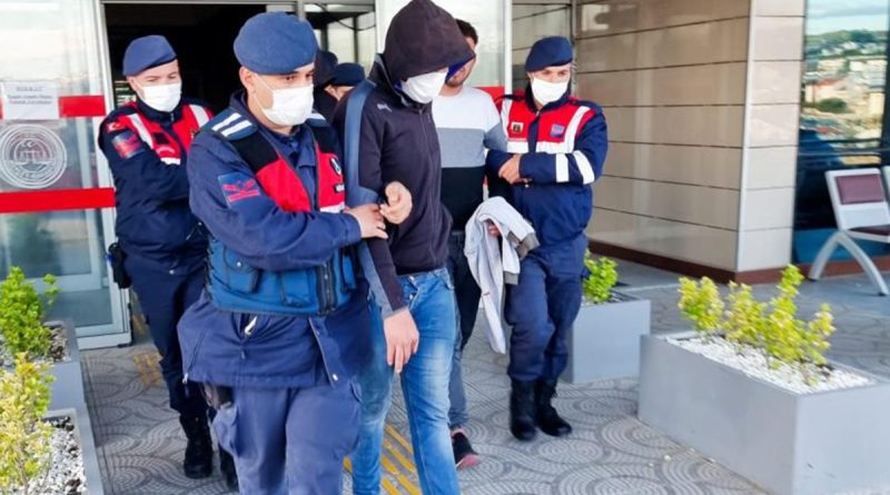 İnşaattan demir çalan 3 hırsız tutuklandı