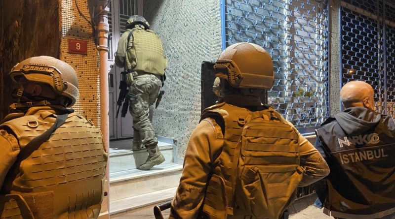 İstanbul'da uyuşturucu tacirlerine yönelik eş zamanlı operasyon: 28 gözaltı