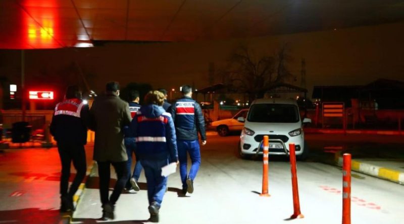 İzmir’de FETÖ’nün TSK yapılanmasına operasyon: 99 birey hakkında gözaltı kararı