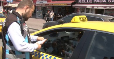 Kadıköy'de emniyet kemeri takmayan taksi şoförlerine ceza yağdı