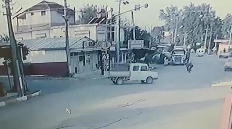 Kamyonet ile çarpışan motosikletin 17 yaşındaki sürücüsü hayatını kaybetti