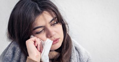 KBB Uzmanı Op. Dr. Deniz Dilek: 'Bahar alerjisinde asıl tehlike çiçeksiz bitkiler'