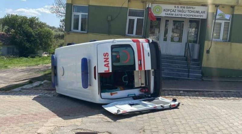 Kırklareli'nde takla atan ambulans korkuttu