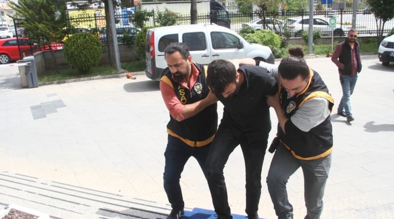 Konut arkadaşını çekiçle öldüren şahıs tutuklandı