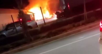 Kozmetik ürünleri fabrikasında patlama ve yangın