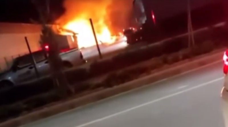 Kozmetik ürünleri fabrikasında patlama ve yangın