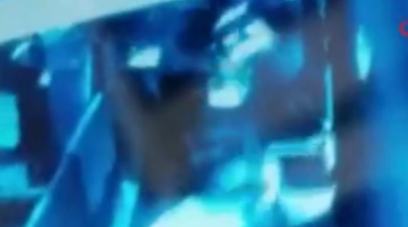 Küçükçekmece'de oğulun babayı bıçaklayarak öldürdüğü dehşet anları kamerada