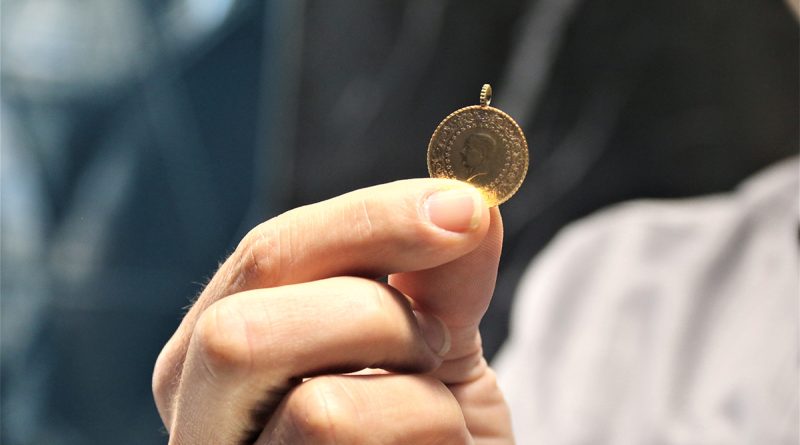 Kuyumculara giremeyen sahte altınlar eş dost arasında dolaşmaya başladı