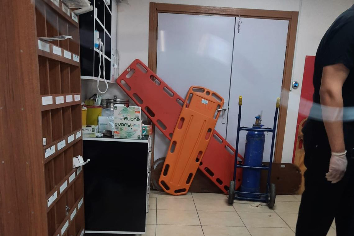 Lice'de ölen hastanın yakınlarından sağlıkçılara saldırı: Hastane savaş alanına döndü