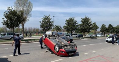 Maltepe’de feci kaza: Kontrolünü kaybeden sürücü, seyir halindeki 3 araca çarparak takla attı