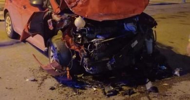 Manisa’da askeri ambulans ile araba çarpıştı: 3 zarar görmüş