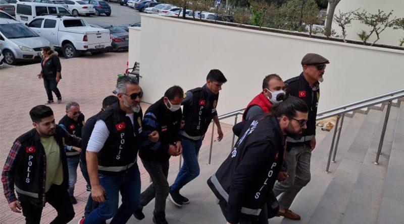 Muğla'daki yangınla ilgili gözaltına alınan 3 belirsiz adliyeye sevk edildi